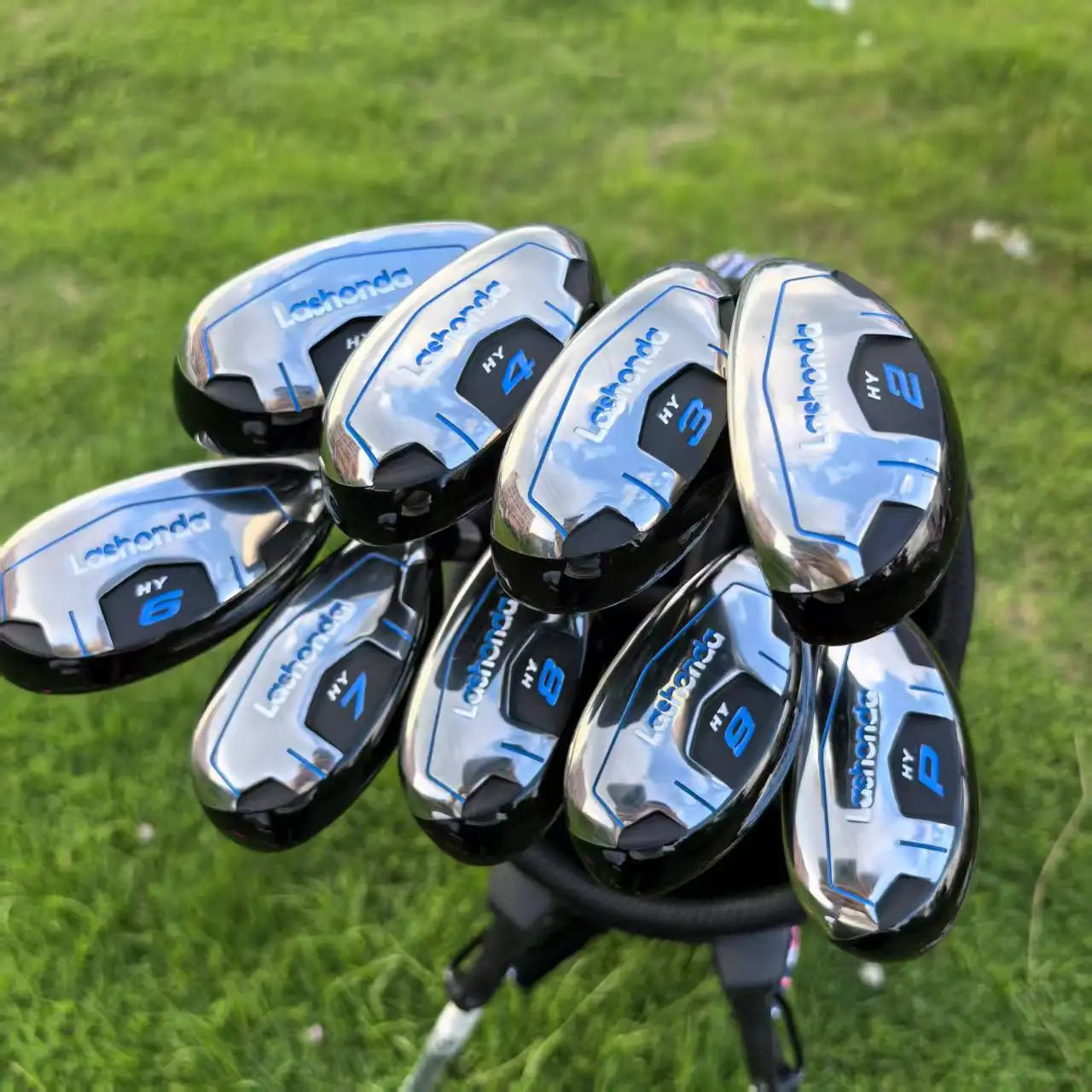 Golf Clubs, Iron Clubs, Fairway Woods, Hybrid Clubs, Carbon Shafts, Clubs in Sizes 2/3/4/5/6/7/8/9/P
